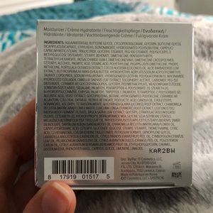 it cosmetics Makeup - it Cosmetics Confidence In A Cream Moisturizer it cosmetics Makeup - it Cosmetics Confidence In A Cream Moisturizer